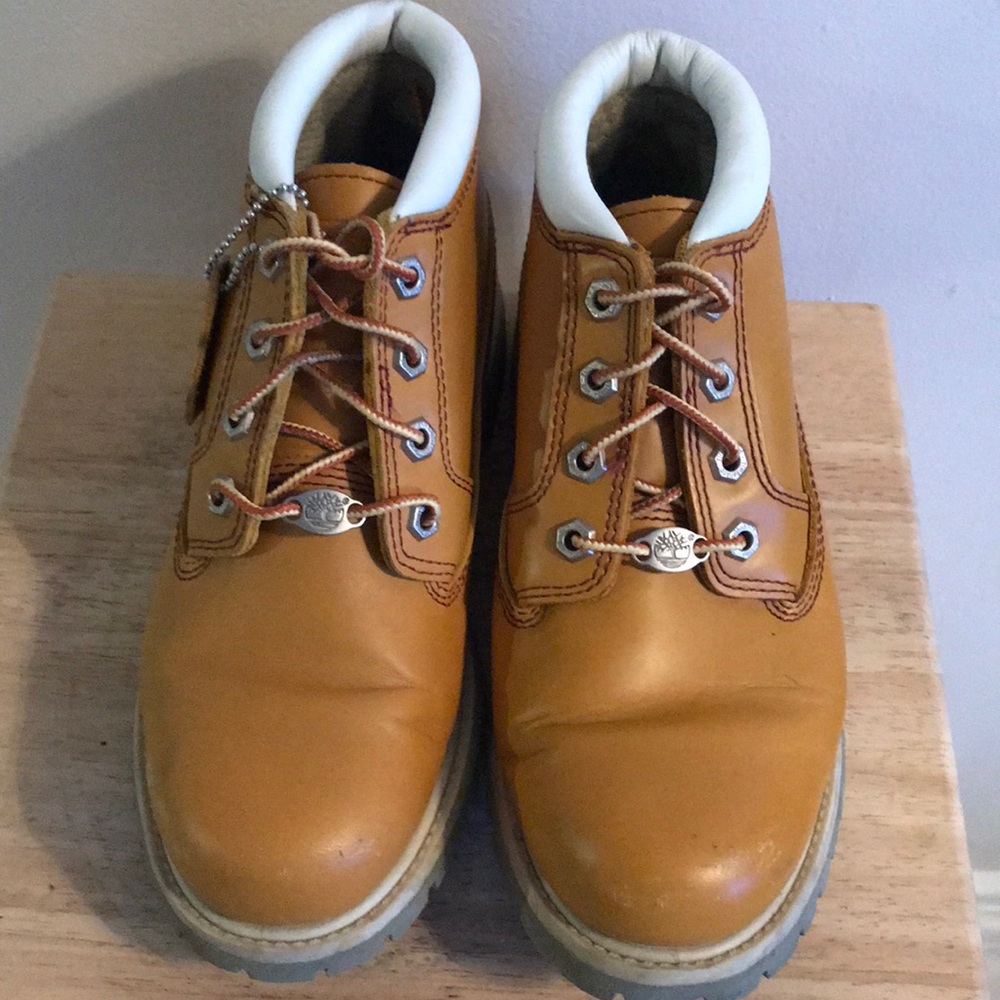 Timberland women”s Waterproof Ankle Boots Size 7M